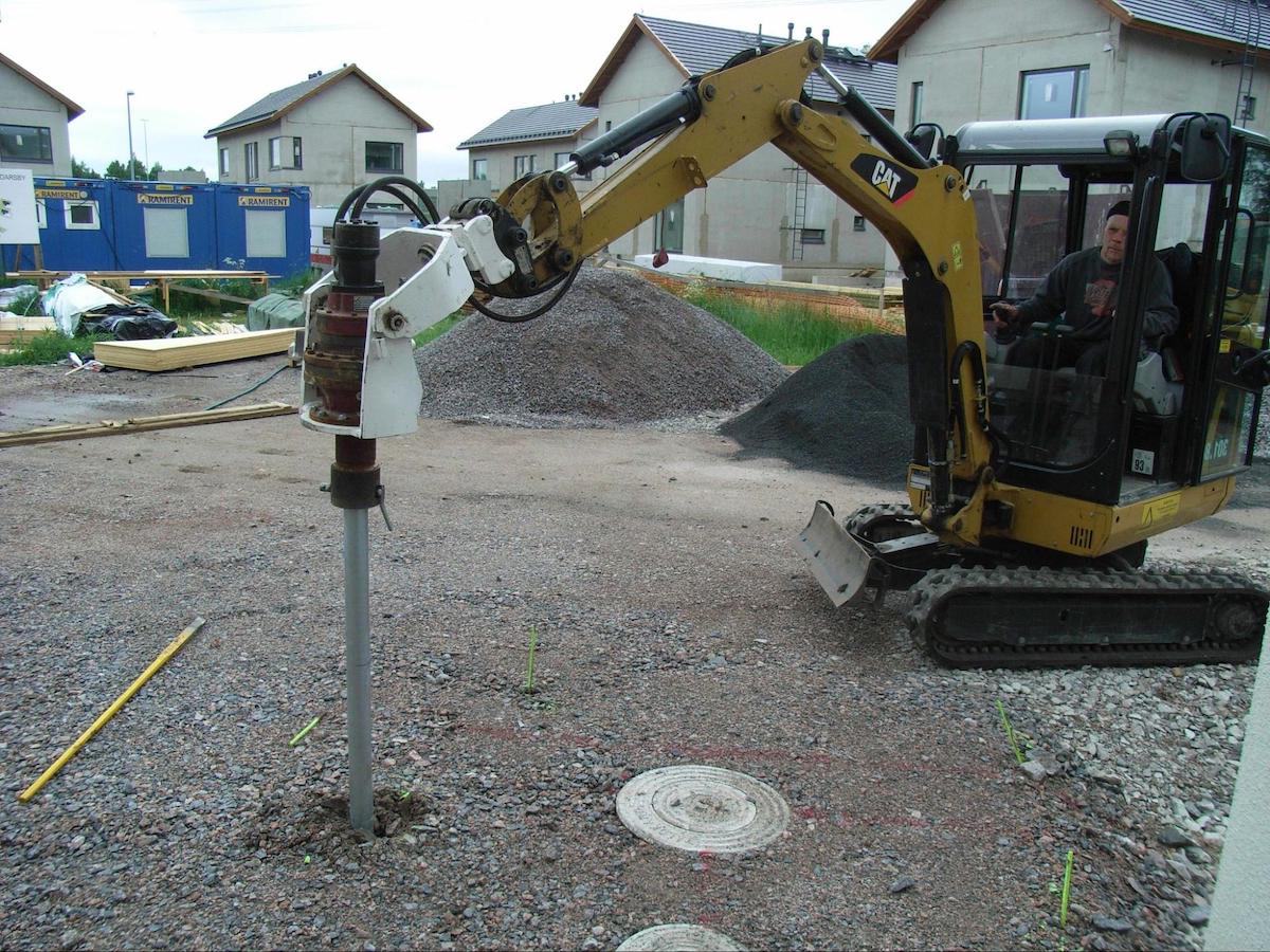 Screw Piles vs Concrete Footing UK Helix